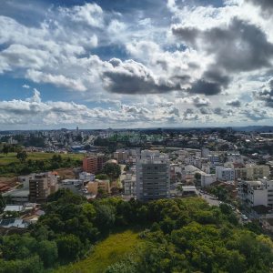 Apartamento com 94m², 3 dormitórios, 2 vagas, no bairro Rio Branco em Caxias do Sul para Comprar