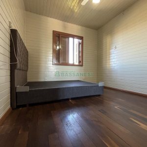 Casa com 82m², 2 dormitórios, 2 vagas, no bairro Rio Branco em Caxias do Sul para Alugar