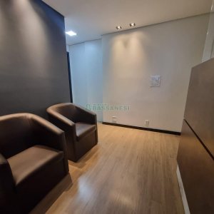 Sala Mobiliada com 47m², no bairro Centro em Caxias do Sul para Alugar