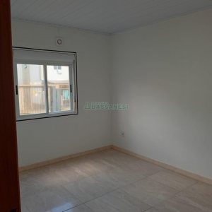 Apartamento com 48m², 2 dormitórios, 1 vaga, no bairro Desvio Rizzo em Caxias do Sul para Comprar