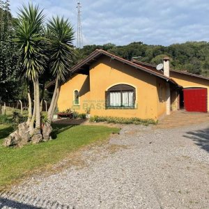 Casa Mobiliada com 300m², 3 dormitórios, 1 vaga, no bairro Vila Seca em Caxias do Sul para Alugar