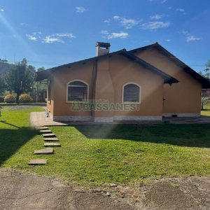 Casa Mobiliada com 300m², 3 dormitórios, 1 vaga, no bairro Vila Seca em Caxias do Sul para Alugar