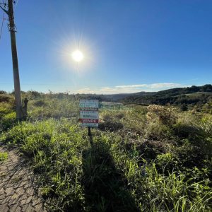 Terreno com 360m², no bairro Monte Bérico em Caxias do Sul para Comprar