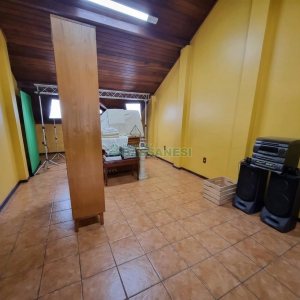 Casa com 366m², 5 dormitórios, 3 vagas, no bairro Desvio Rizzo em Caxias do Sul para Alugar