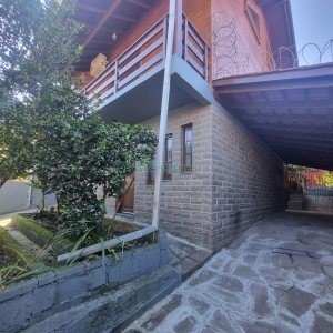Casa com 366m², 5 dormitórios, 3 vagas, no bairro Desvio Rizzo em Caxias do Sul para Alugar