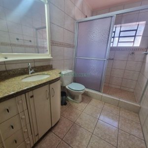 Casa com 366m², 5 dormitórios, 3 vagas, no bairro Desvio Rizzo em Caxias do Sul para Alugar