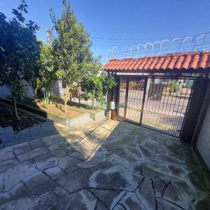 Casa com 366m², 5 dormitórios, 3 vagas, no bairro Desvio Rizzo em Caxias do Sul para Alugar