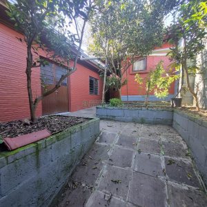 Casa com 366m², 5 dormitórios, 3 vagas, no bairro Desvio Rizzo em Caxias do Sul para Alugar