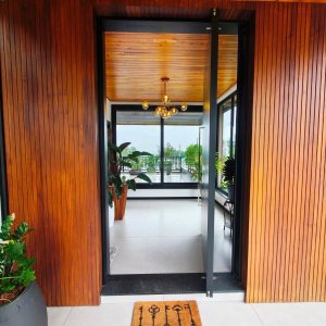 Casa com 426m², 3 dormitórios, 2 vagas, no bairro Nossa Senhora da Saúde em Caxias do Sul para Comprar