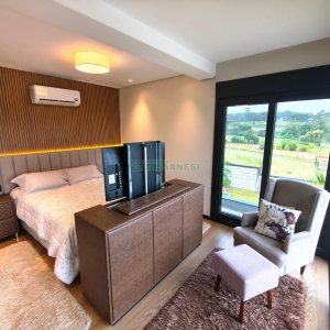 Casa com 426m², 3 dormitórios, 2 vagas, no bairro Nossa Senhora da Saúde em Caxias do Sul para Comprar