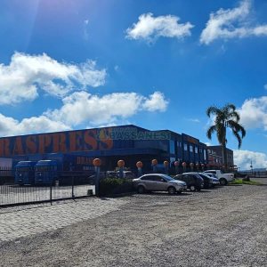 Pavilhão com 1622m², no bairro Santa Fé em Caxias do Sul para Alugar