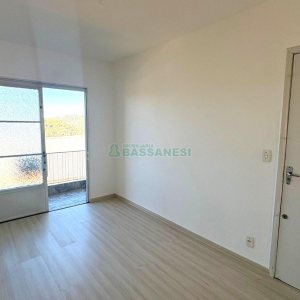 Apartamento com 68m², 2 dormitórios, 1 vaga, no bairro Cruzeiro em Caxias do Sul para Comprar
