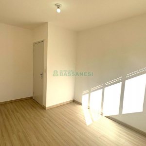 Apartamento com 68m², 2 dormitórios, 1 vaga, no bairro Cruzeiro em Caxias do Sul para Comprar