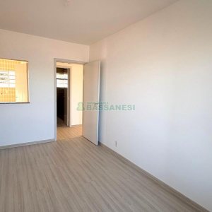 Apartamento com 68m², 2 dormitórios, 1 vaga, no bairro Cruzeiro em Caxias do Sul para Comprar
