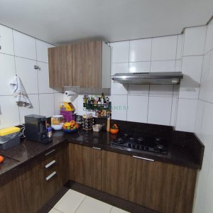 Sobrado com 99m², 2 dormitórios, 2 vagas, no bairro Ana Rech em Caxias do Sul para Comprar