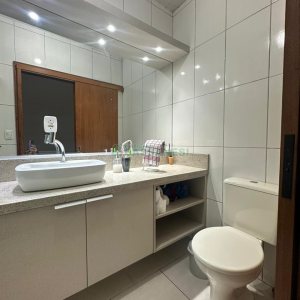 Sobrado com 99m², 2 dormitórios, 2 vagas, no bairro Ana Rech em Caxias do Sul para Comprar