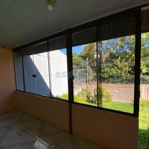 Casa Mobiliada com 90m², 3 dormitórios, 3 vagas, no bairro Desvio Rizzo em Caxias do Sul para Alugar