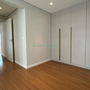 Apartamento com 125m², 3 dormitórios, 2 vagas, no bairro Madureira em Caxias do Sul para Comprar