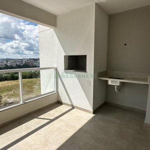 Apartamento com 125m², 3 dormitórios, 2 vagas, no bairro Madureira em Caxias do Sul para Comprar