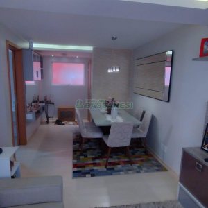 Apartamento com 65m², 2 dormitórios, no bairro Madureira em Caxias do Sul para Comprar