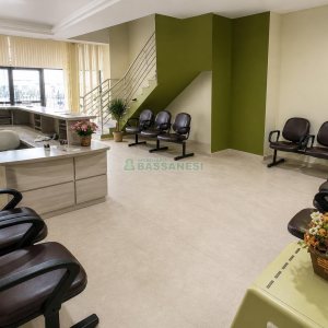 Loja com 560m², no bairro Lourdes em Caxias do Sul para Alugar