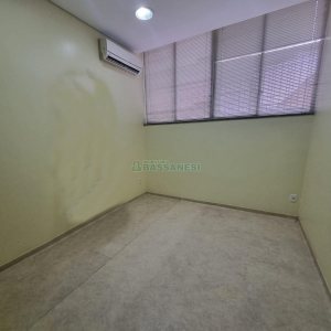 Loja com 560m², no bairro Lourdes em Caxias do Sul para Alugar