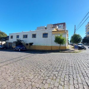 Pavilhão com 700m², no bairro Pio X em Caxias do Sul para Comprar