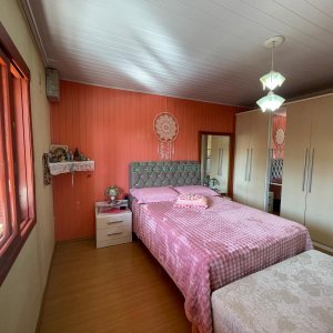 Casa com 350m², 6 dormitórios, 3 vagas, no bairro Cidade Nova em Caxias do Sul para Comprar