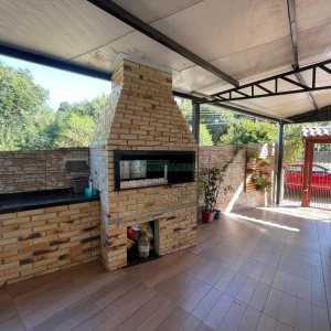 Casa com 350m², 6 dormitórios, 3 vagas, no bairro Cidade Nova em Caxias do Sul para Comprar