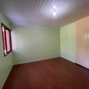 Casa com 350m², 6 dormitórios, 3 vagas, no bairro Cidade Nova em Caxias do Sul para Comprar