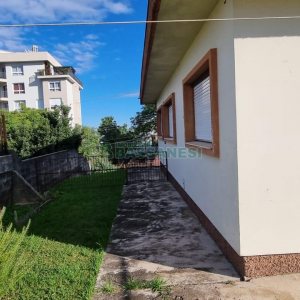Casa com 160m², 3 dormitórios, 4 vagas, no bairro Nossa Senhora de Lourdes em Caxias do Sul para Comprar