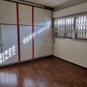 Casa com 160m², 3 dormitórios, 4 vagas, no bairro Nossa Senhora de Lourdes em Caxias do Sul para Comprar