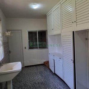 Casa com 160m², 3 dormitórios, 4 vagas, no bairro Nossa Senhora de Lourdes em Caxias do Sul para Comprar