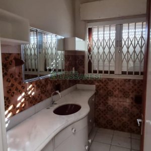 Casa com 160m², 3 dormitórios, 4 vagas, no bairro Nossa Senhora de Lourdes em Caxias do Sul para Comprar