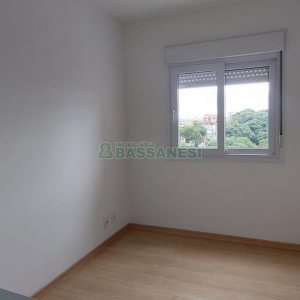 Apartamento com 70m², 3 dormitórios, 1 vaga, no bairro Madureira em Caxias do Sul para Alugar