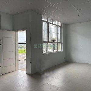 Loja com 100m², no bairro Charqueadas em Caxias do Sul para Alugar