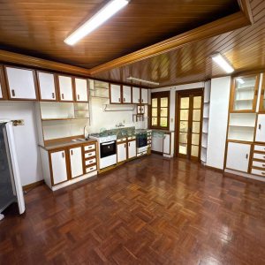 Apartamento com 110m², 3 dormitórios, 2 vagas, no bairro Pio X em Caxias do Sul para Alugar
