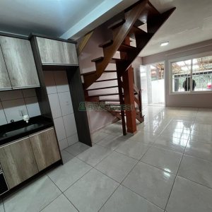 Casa com 57m², 2 dormitórios, 1 vaga, no bairro Vinhedos em Caxias do Sul para Alugar