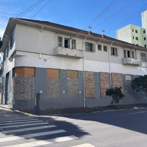 Loja com 1800m², no bairro Centro em Caxias do Sul para Alugar