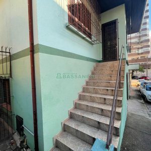 Casa Comercial com 166m², 3 dormitórios, 1 vaga, no bairro Exposição em Caxias do Sul para Comprar