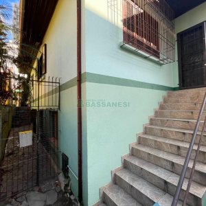 Casa Comercial com 166m², 3 dormitórios, 1 vaga, no bairro Exposição em Caxias do Sul para Comprar