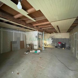 Casa Comercial com 166m², 3 dormitórios, 1 vaga, no bairro Exposição em Caxias do Sul para Comprar