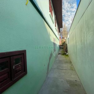Casa Comercial com 166m², 3 dormitórios, 1 vaga, no bairro Exposição em Caxias do Sul para Comprar