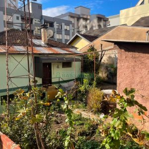 Casa Comercial com 166m², 3 dormitórios, 1 vaga, no bairro Exposição em Caxias do Sul para Comprar