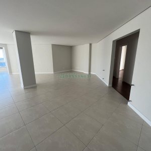 Apartamento com 349m², 3 dormitórios, 2 vagas, no bairro Lourdes em Caxias do Sul para Comprar