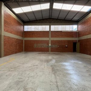 Pavilhão com 450m², no bairro São José em Caxias do Sul para Alugar