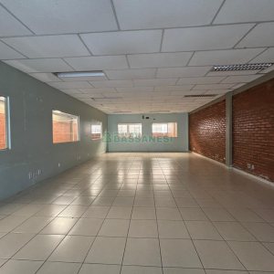 Pavilhão com 450m², no bairro São José em Caxias do Sul para Alugar