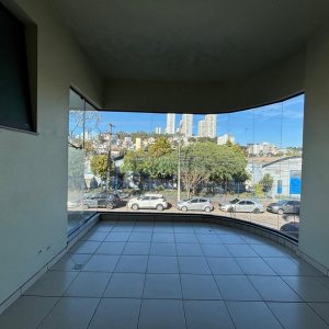 Pavilhão com 450m², no bairro São José em Caxias do Sul para Alugar