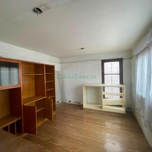 Casa com 175m², 3 dormitórios, 2 vagas, no bairro Jardim América em Caxias do Sul para Comprar