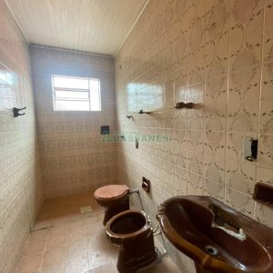 Casa com 175m², 3 dormitórios, 2 vagas, no bairro Jardim América em Caxias do Sul para Comprar
